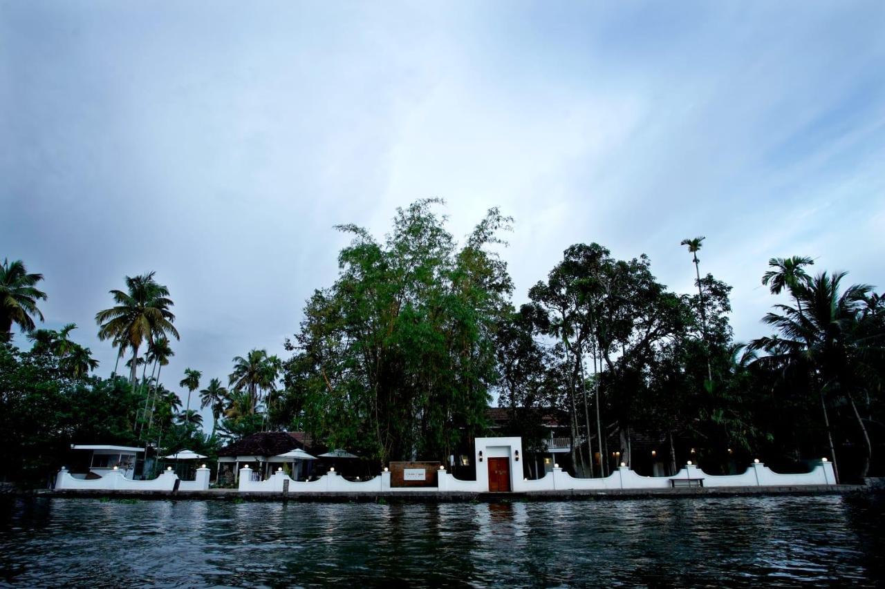 Bamboo Lagoon Backwater Front Resort Alappuzha Exterior photo