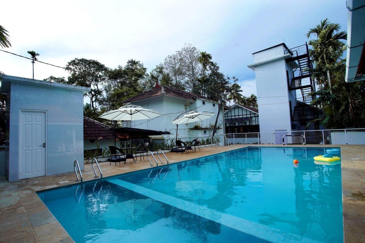 Bamboo Lagoon Backwater Front Resort Alappuzha Exterior photo