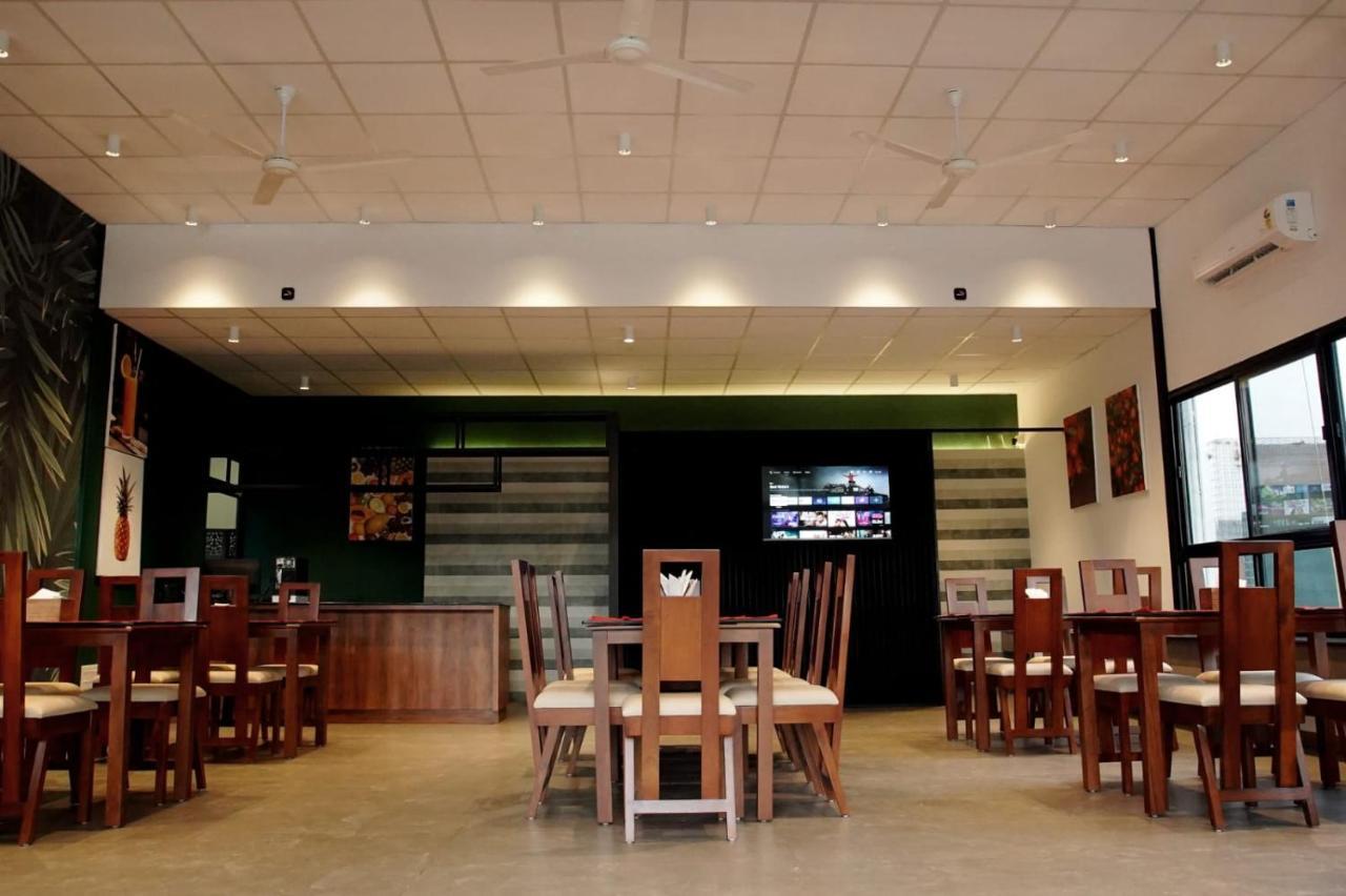 Bamboo Lagoon Backwater Front Resort Alappuzha Exterior photo